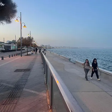 Charming & Comfy 2 Minutes To Mackenzie & 5 Minutes To Airport, Close To Restaurants & Center Apartment *