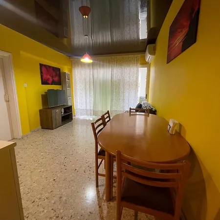 Appartamento Charming & Comfy 2 Minutes To Mackenzie & 5 Minutes To Airport, Close To Restaurants & Center Larnaca