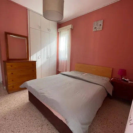 Charming & Comfy 2 Minutes To Mackenzie & 5 Minutes To Airport, Close To Restaurants & Center شقة *