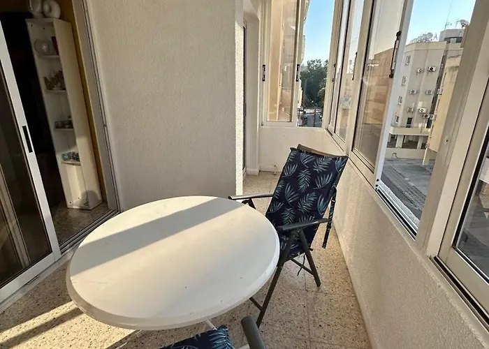 Appartamento Charming & Comfy 2 Minutes To Mackenzie & 5 Minutes To Airport, Close To Restaurants & Center Larnaca