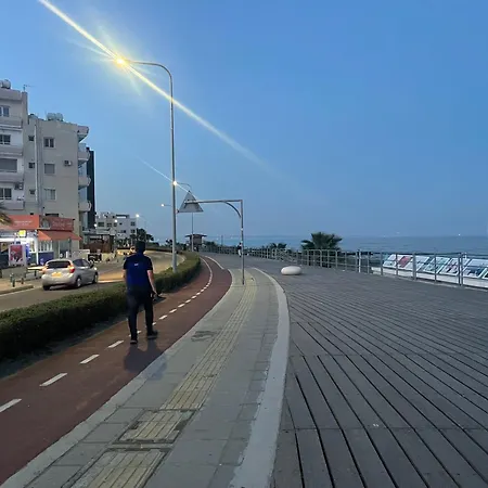 Charming & Comfy 2 Minutes To Mackenzie & 5 Minutes To Airport, Close To Restaurants & Center شقة *