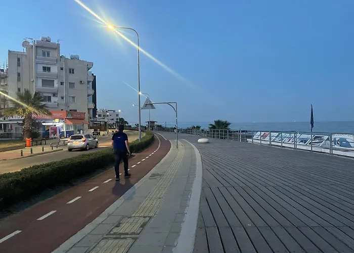 Charming & Comfy 2 Minutes To Mackenzie & 5 Minutes To Airport, Close To Restaurants & Center شقة *